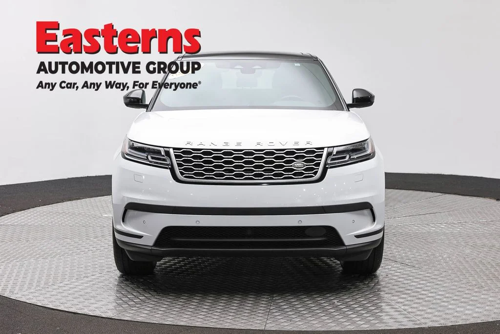 Used 2023 White Land Rover S image 2
