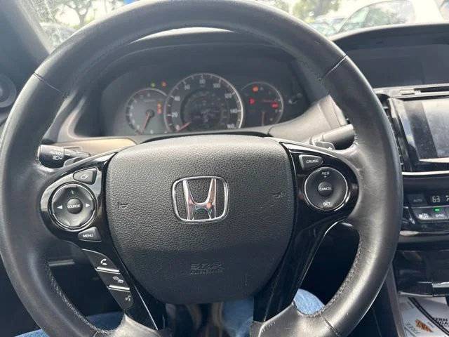Used 2017 Modern Steel Metallic Honda EX-L image 19
