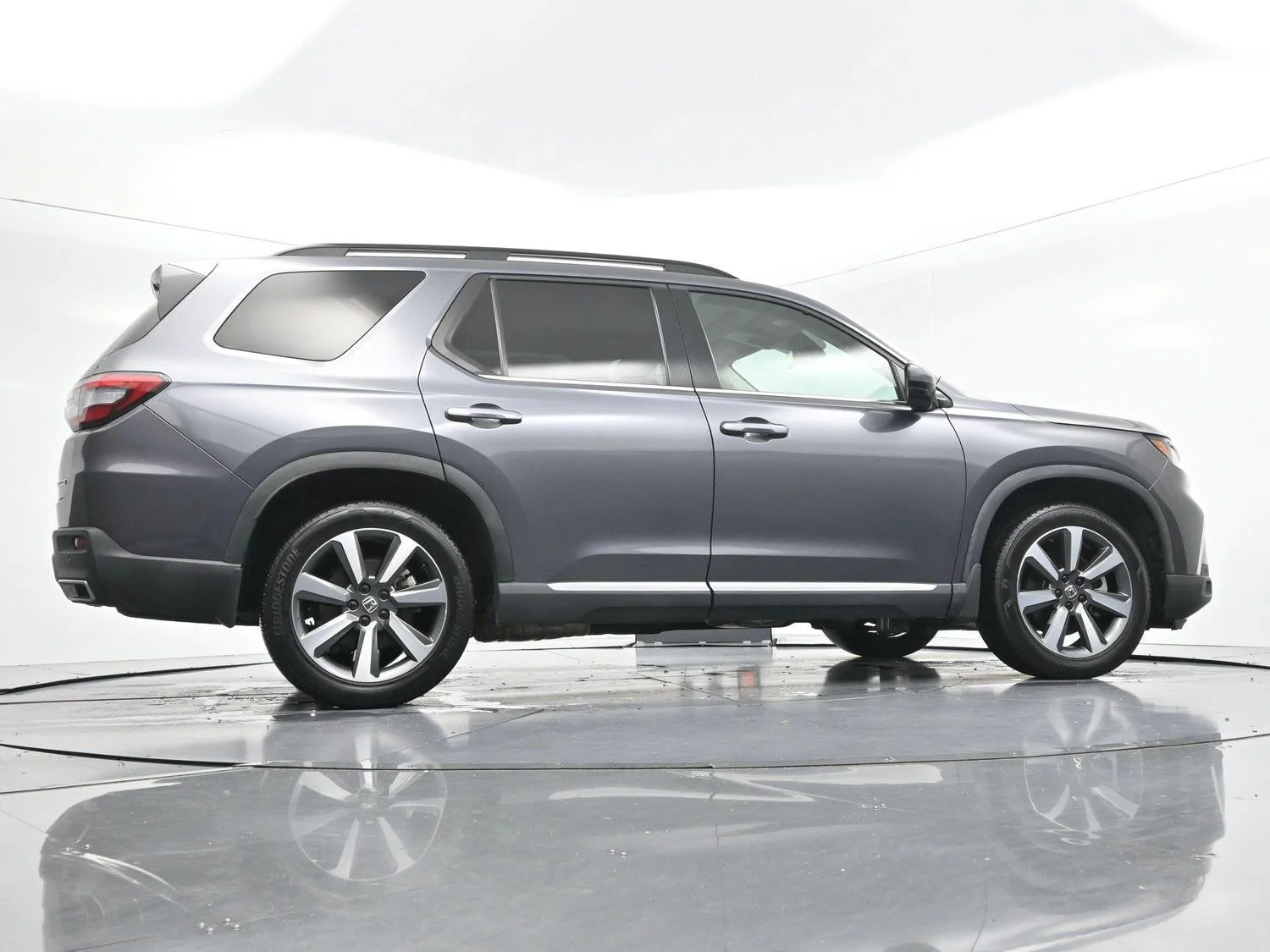 Used 2024 Modern Steel Metallic Honda Touring image 56