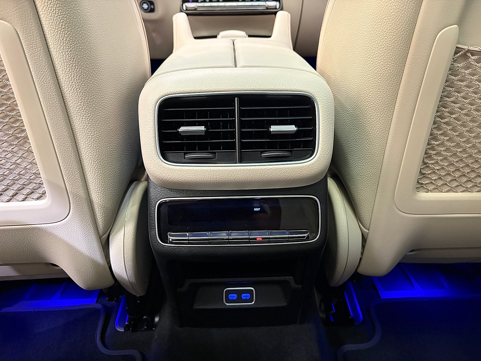 New 2027 Polar White Mercedes-Benz GLS 450 image 28