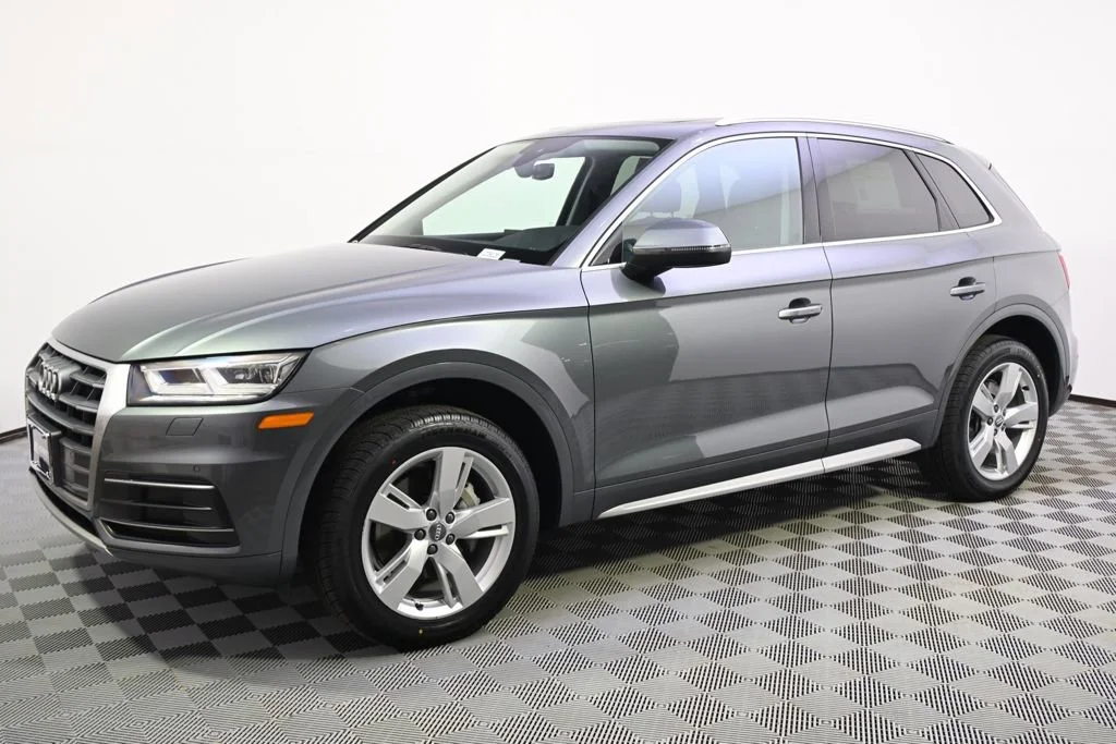 Used 2018 Audi Q5 Premium Plus with VIN WA1BNAFY5J2089125 for sale in Minneapolis, Minnesota