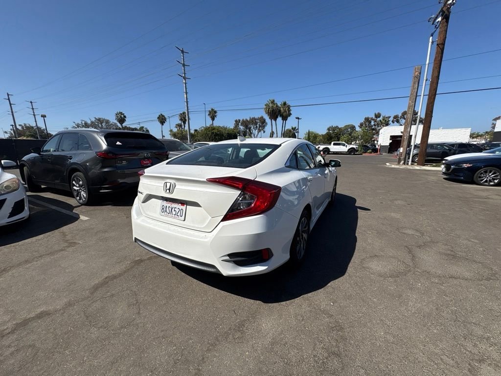 Used 2017  Honda EX image 6