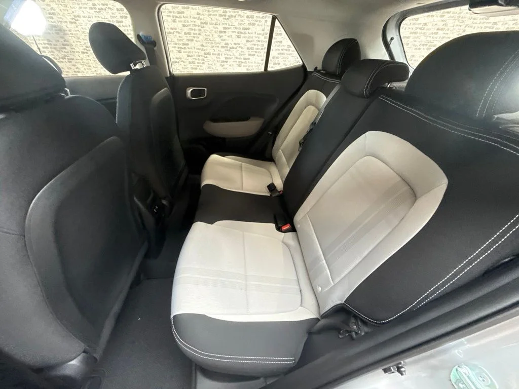 New 2026 Shimmering Silver Hyundai SEL image 14