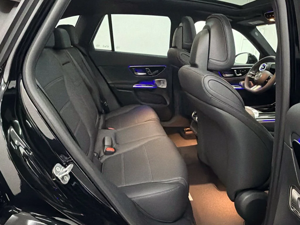 New 2027 Black Mercedes-Benz GLC 300 image 26