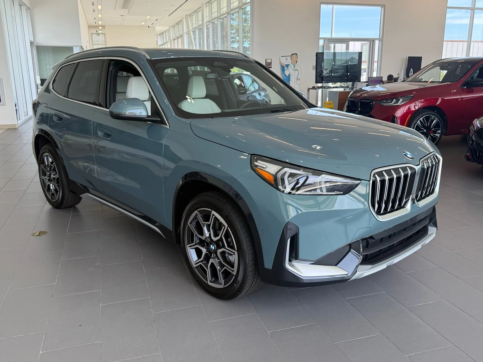 New 2026 Cape York Green Metallic BMW xDrive28i image 1