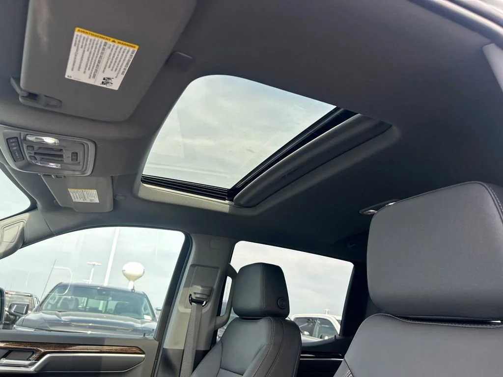 New 2026 Sterling Metallic GMC Elevation image 31