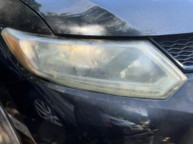Used 2014 Black Nissan S image 12