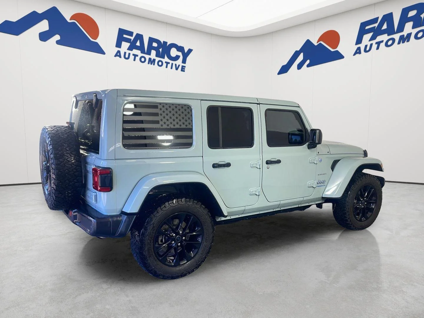 Used 2024 Earl Clearcoat Jeep Sahara image 6