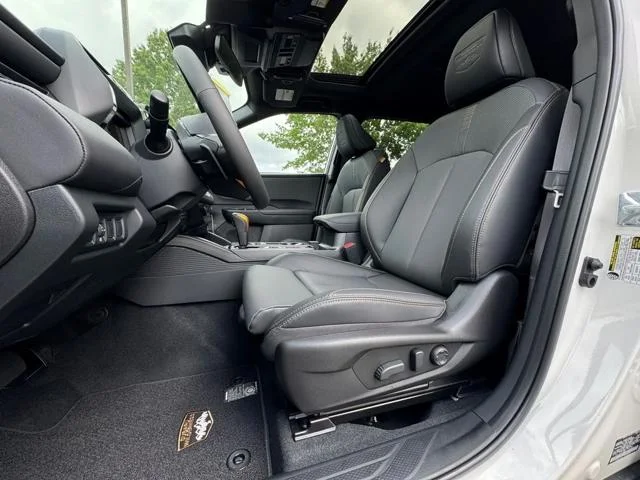 New 2026 CRYSTAL WHITE PEARL Subaru Wilderness image 16