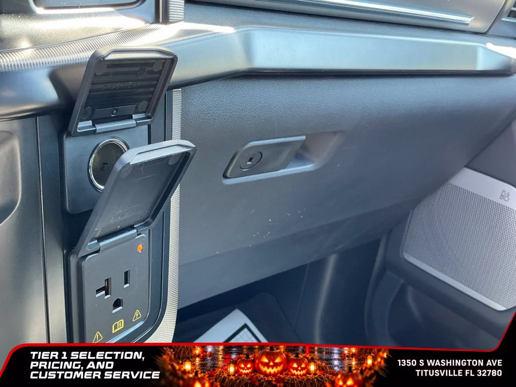 Used 2025 Black Ford Platinum image 40