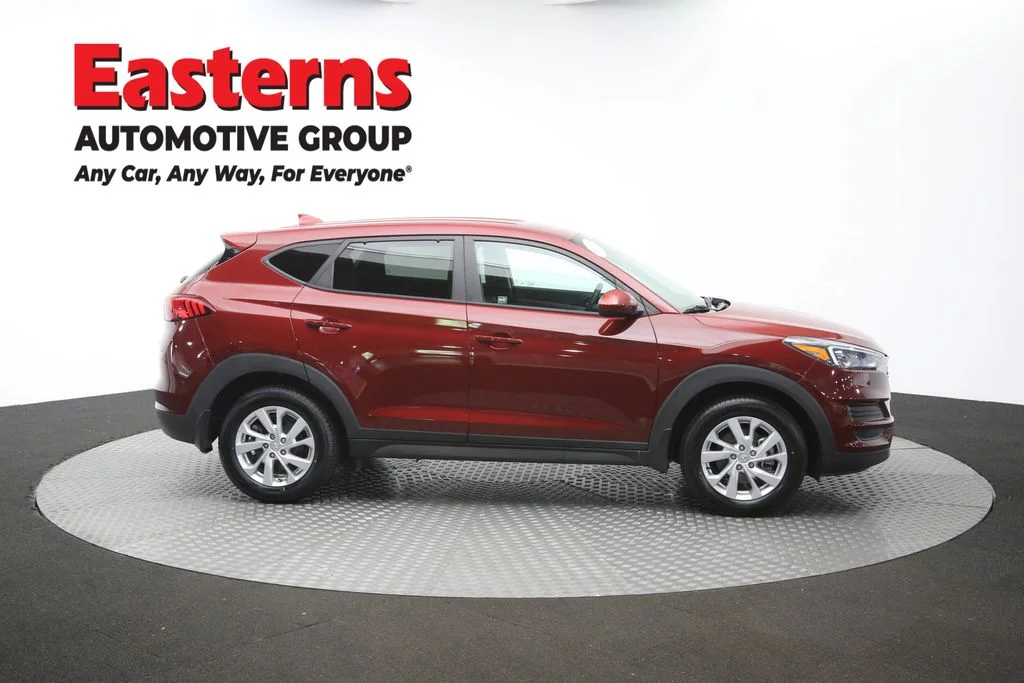 Used 2020 Red Hyundai SE image 45