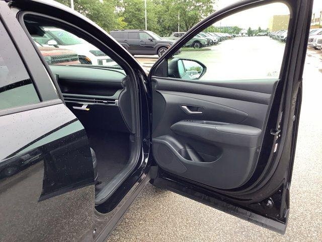 New 2027 Phantom Black Hyundai SE image 31
