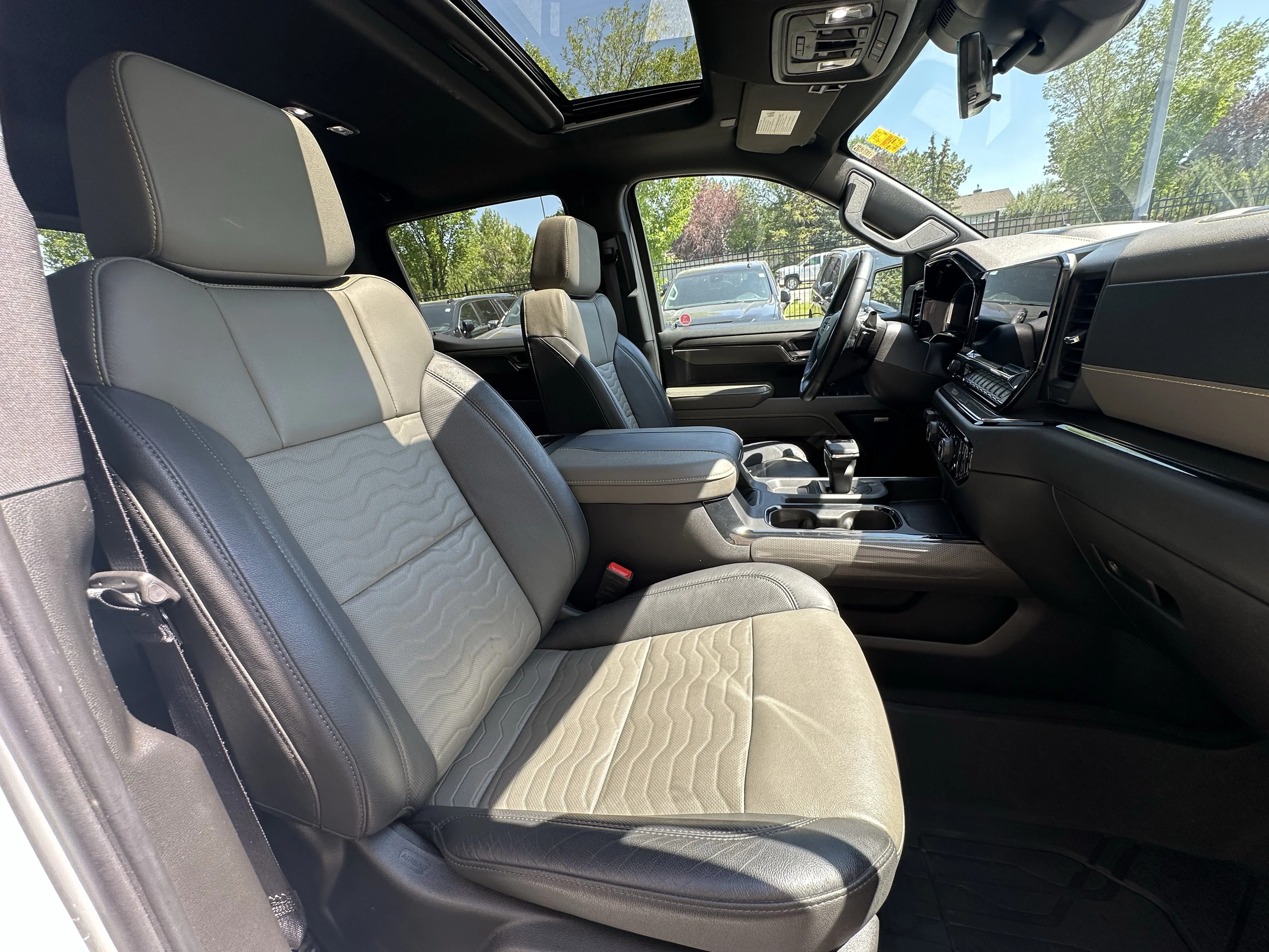 Certified Used 2024  Chevrolet ZR2 image 20