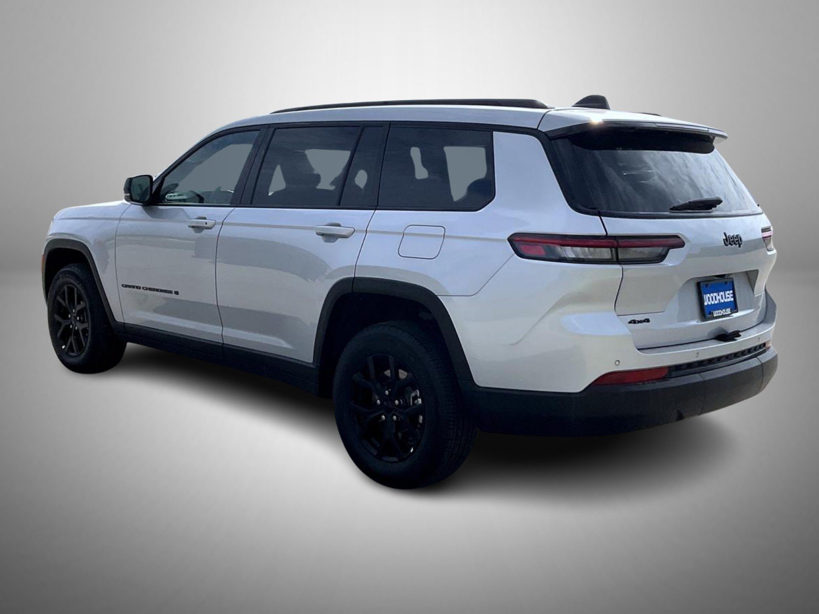 Used 2025 Silver Jeep Altitude X image 7