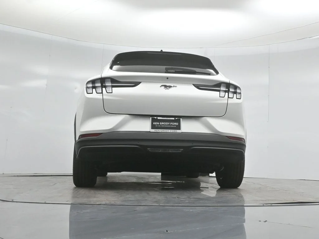 New 2026 Star White Metallic Tri-coat Ford Select image 46