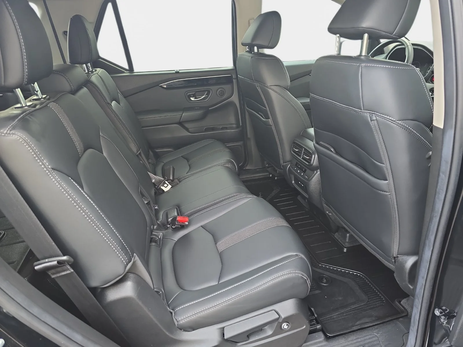 2025 Honda Pilot EX-L - Photo 13