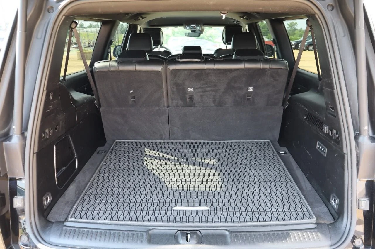 Used 2024 Diamond Black Crystal Pearl Coat Jeep Series II image 20