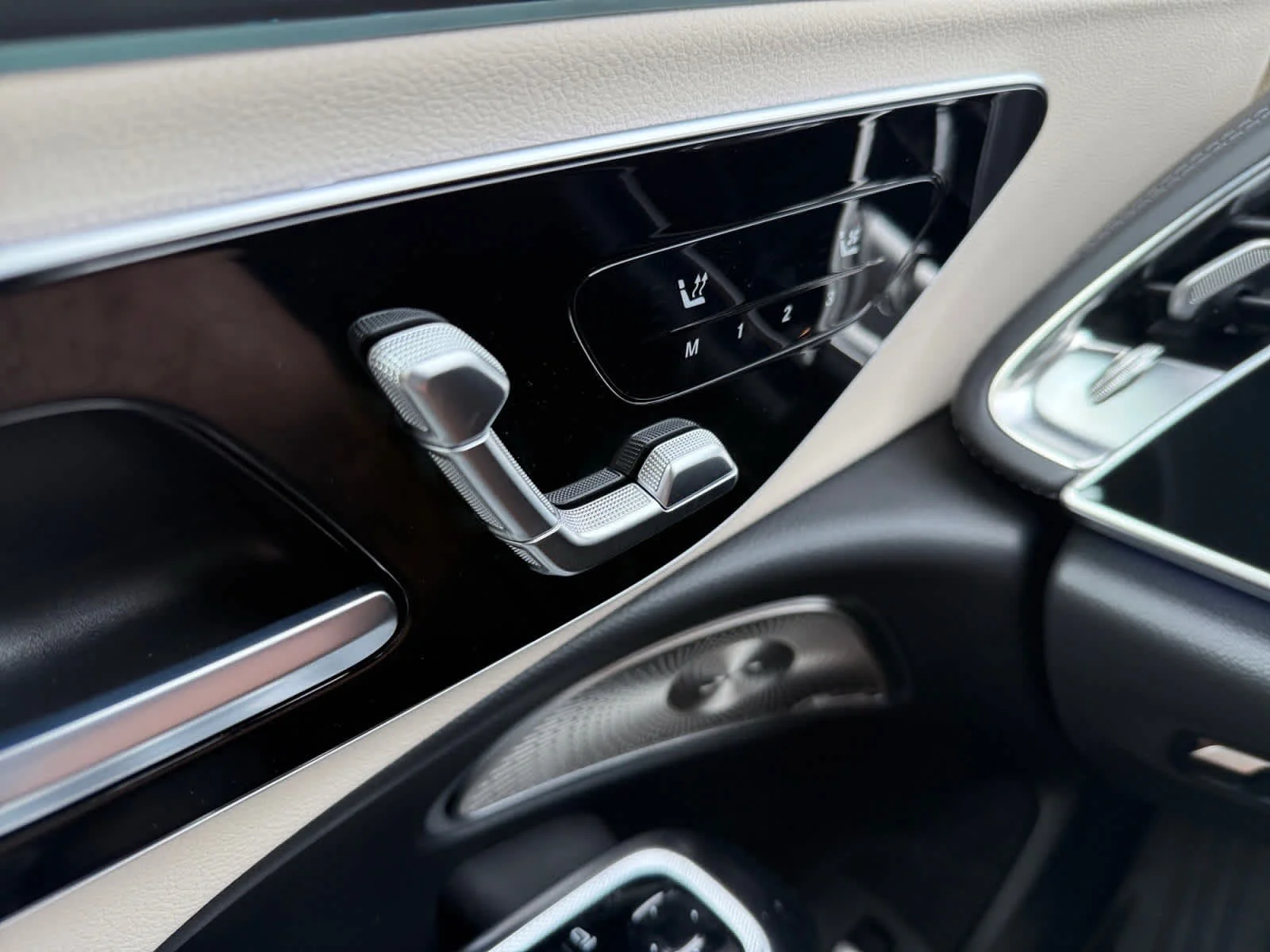 New 2026 Polar White Mercedes-Benz E 350 image 28