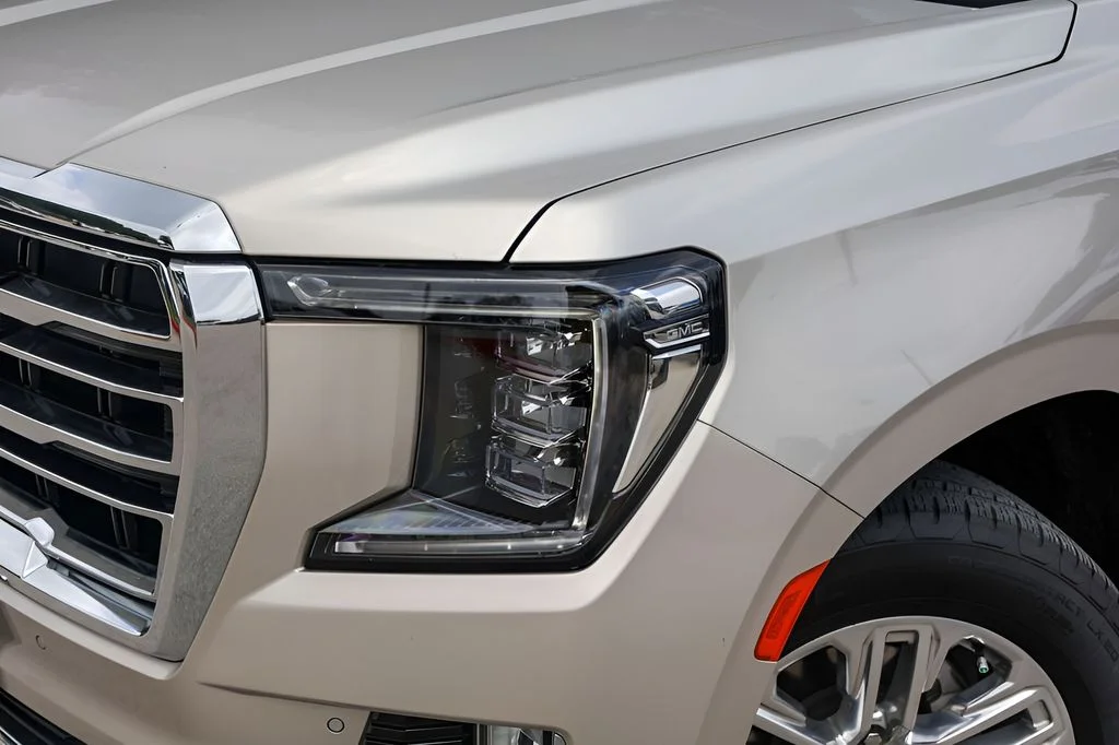 Used 2023 Beige GMC SLT image 3