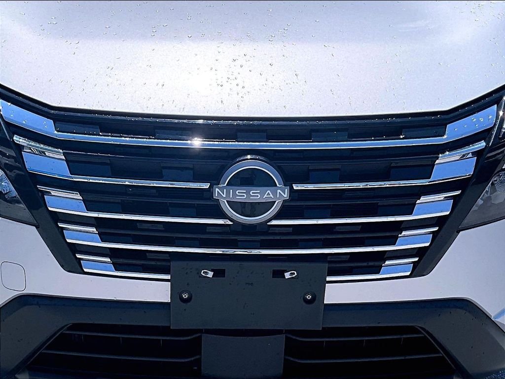 Used 2024 Silver Nissan S image 29