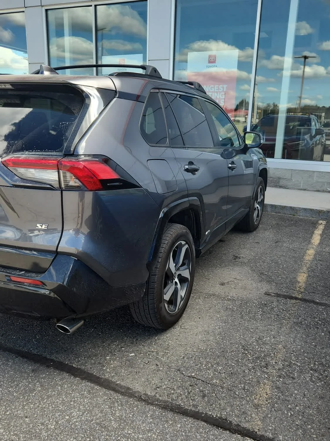 Certified Used 2021 Magnetic Gray Metallic Toyota SE image 5