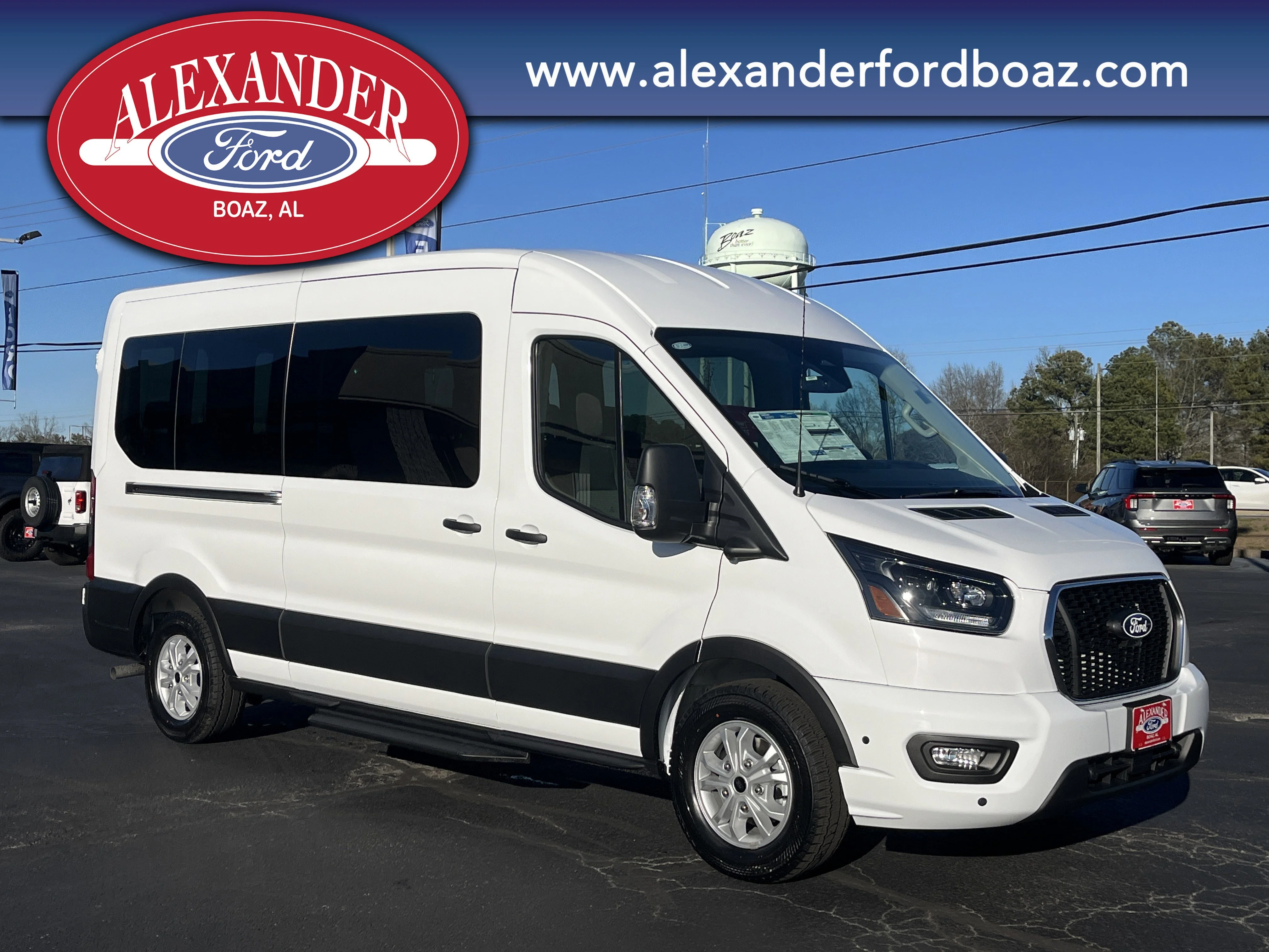 New 2026 Oxford White Ford Passenger Van XLT image 3