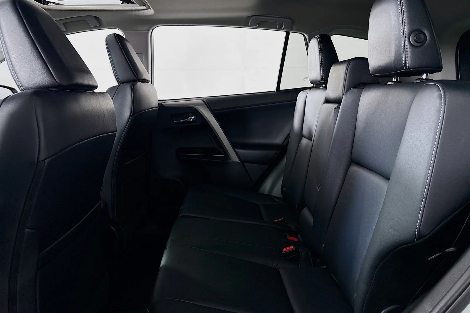 Used 2017 Blizzard Pearl Toyota Limited image 8