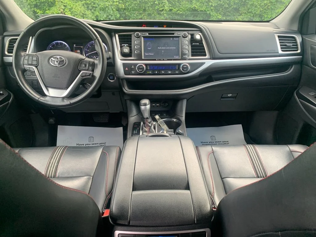Used 2019 Gray Toyota SE image 16