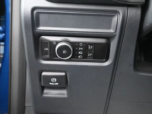 Used 2023 Atlas Blue Metallic Ford XL image 12