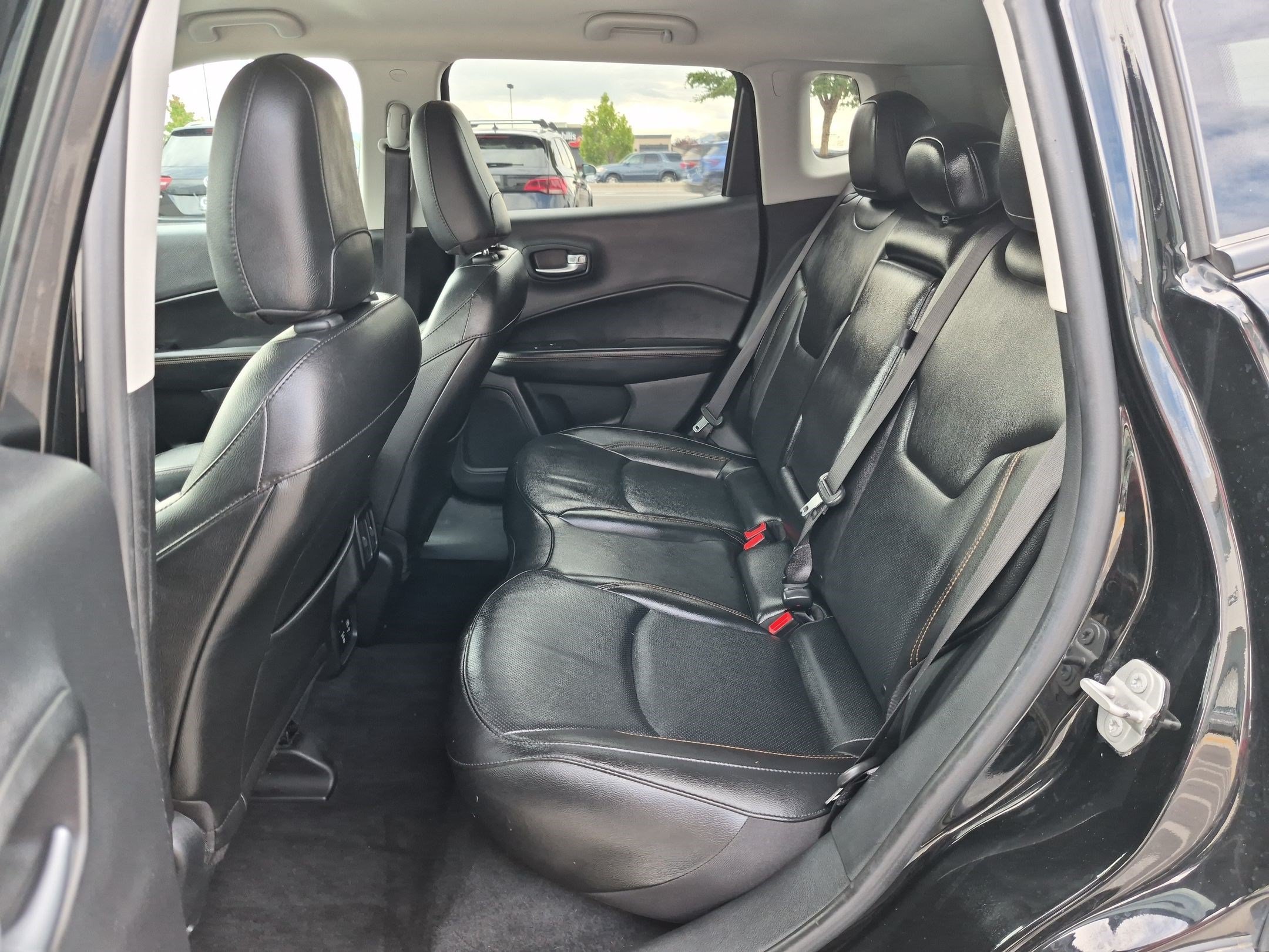 Used 2021 Diamond Black Crystal Pearlcoat Jeep Limited image 26