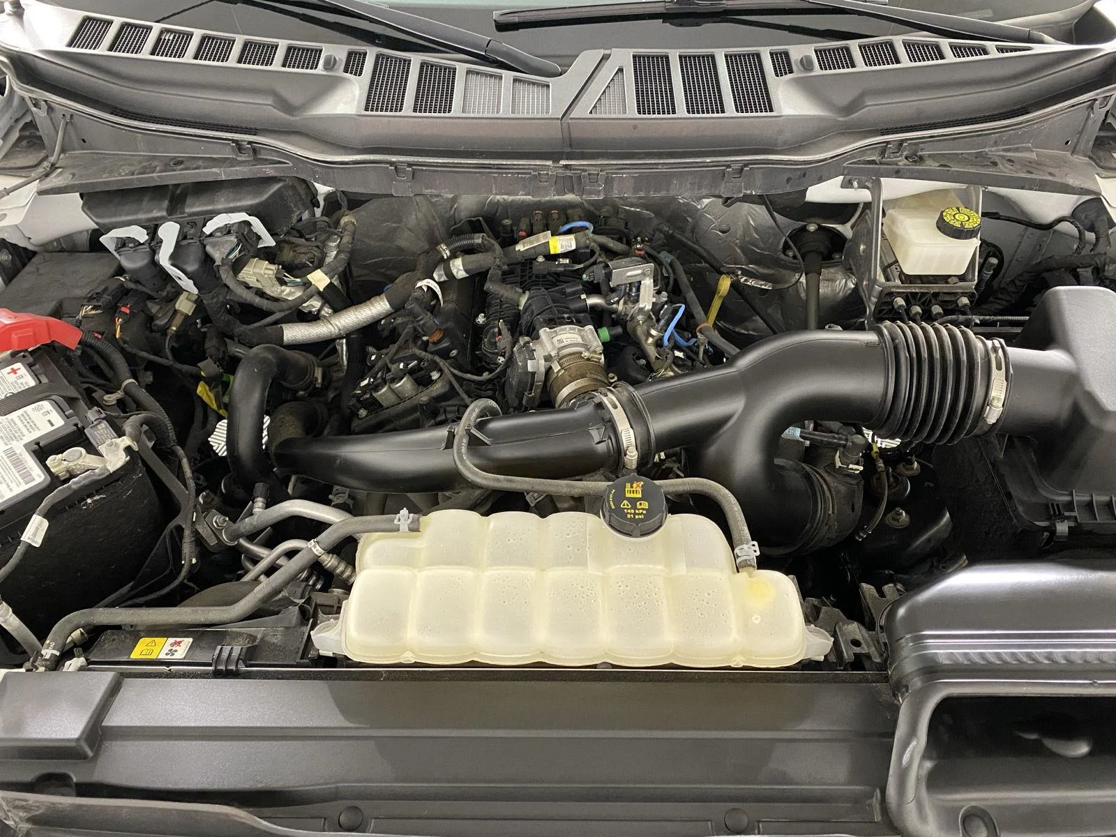 Used 2023 Oxford White Ford XL image 21