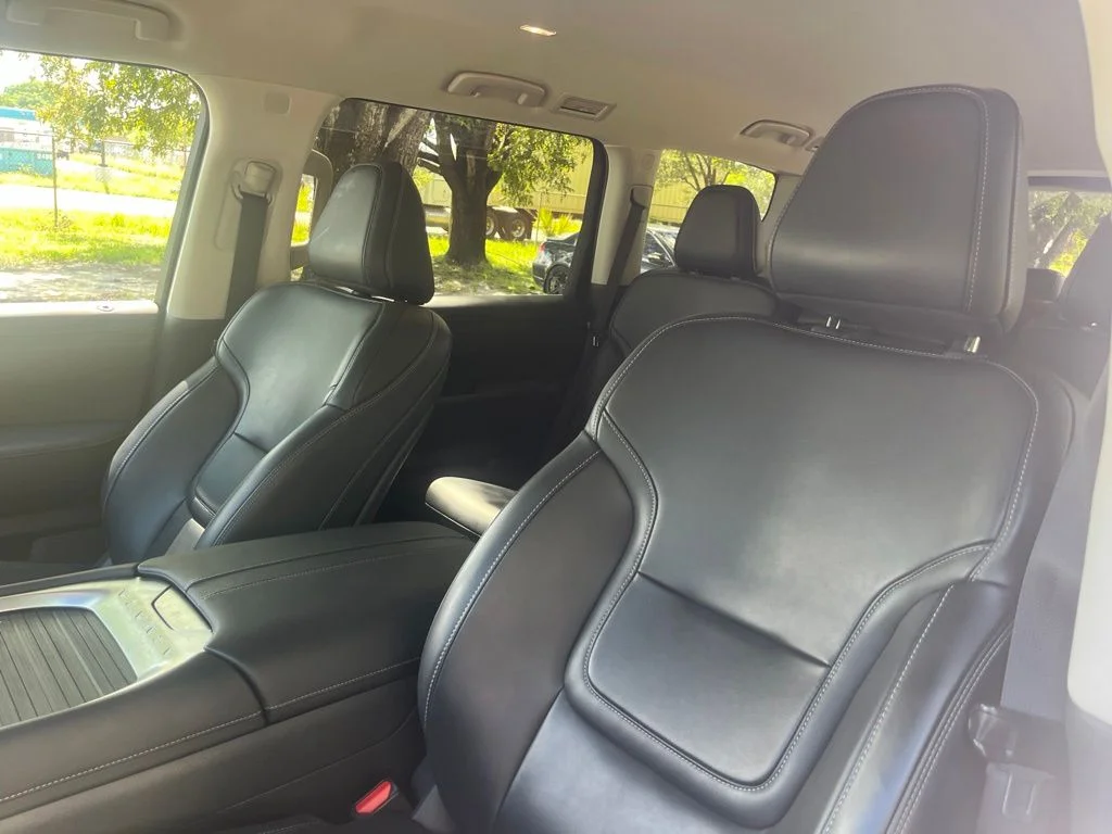 Used 2025 Aspen White Nissan SV image 7