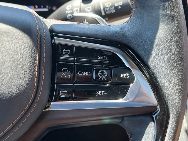 Used 2022 Silver Zynith Jeep Summit 4xe image 17