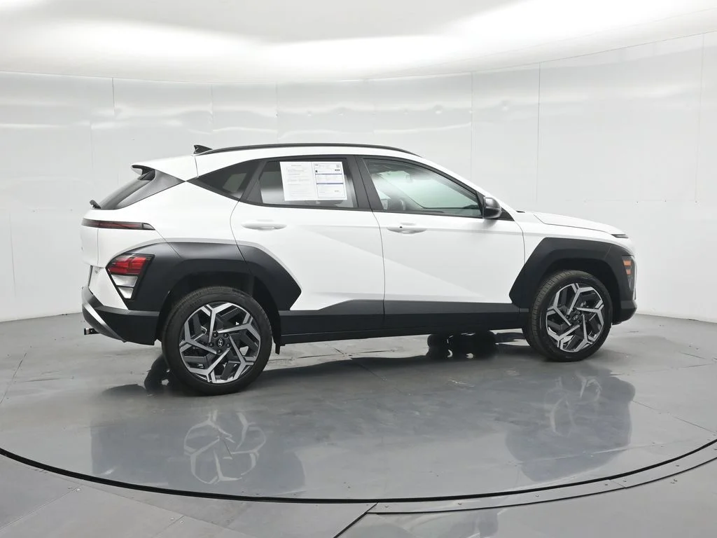 Used 2026 White Hyundai SEL Premium image 26