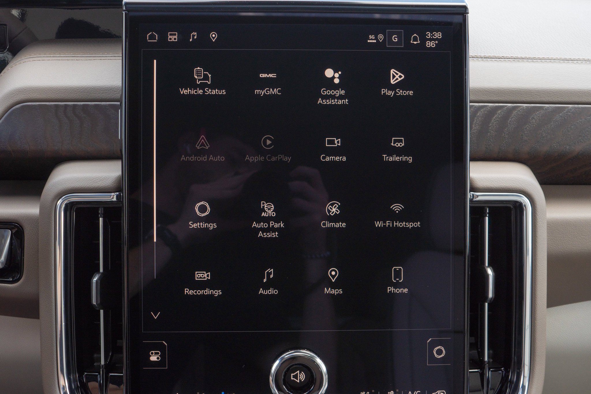 2026 GMC Yukon Denali - Photo 17