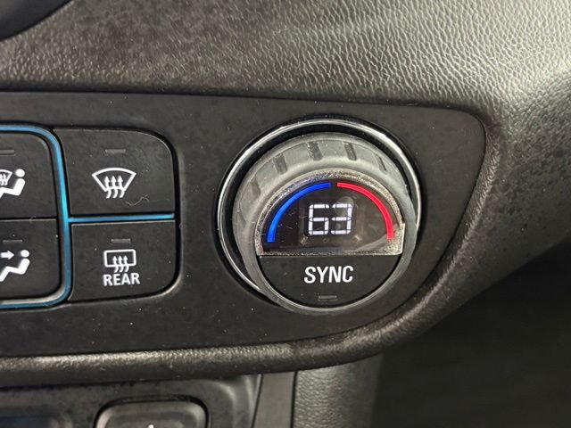 Used 2021 White GMC SLT image 31