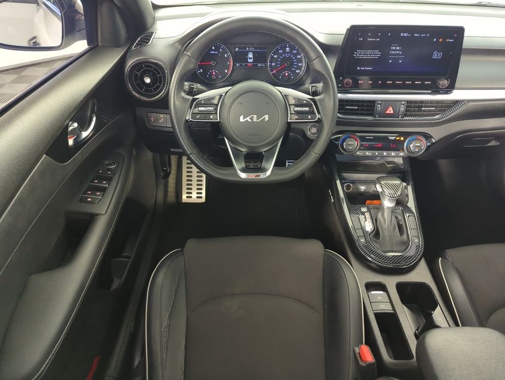 Used 2023 White Kia GT-Line image 14