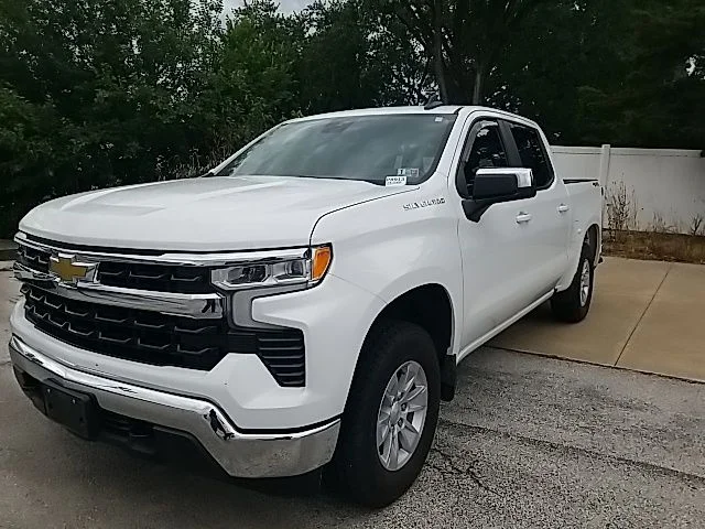 Used 2022 White Chevrolet LT image 13
