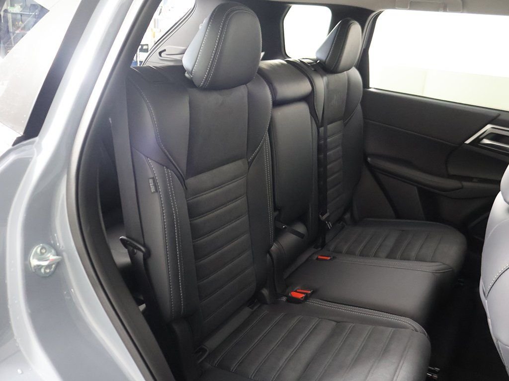 New 2026 Gray Mitsubishi SE image 34