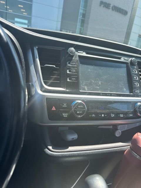 Used 2019 Black Toyota XLE image 12