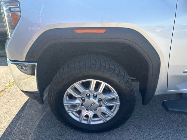 Used 2022 Silver GMC SLT image 11