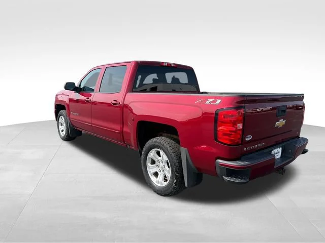 Used 2018 CAJUN RED TINTCOAT Chevrolet LT image 3