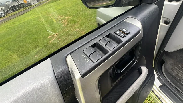 Used 2013 Silver Toyota Limited image 27