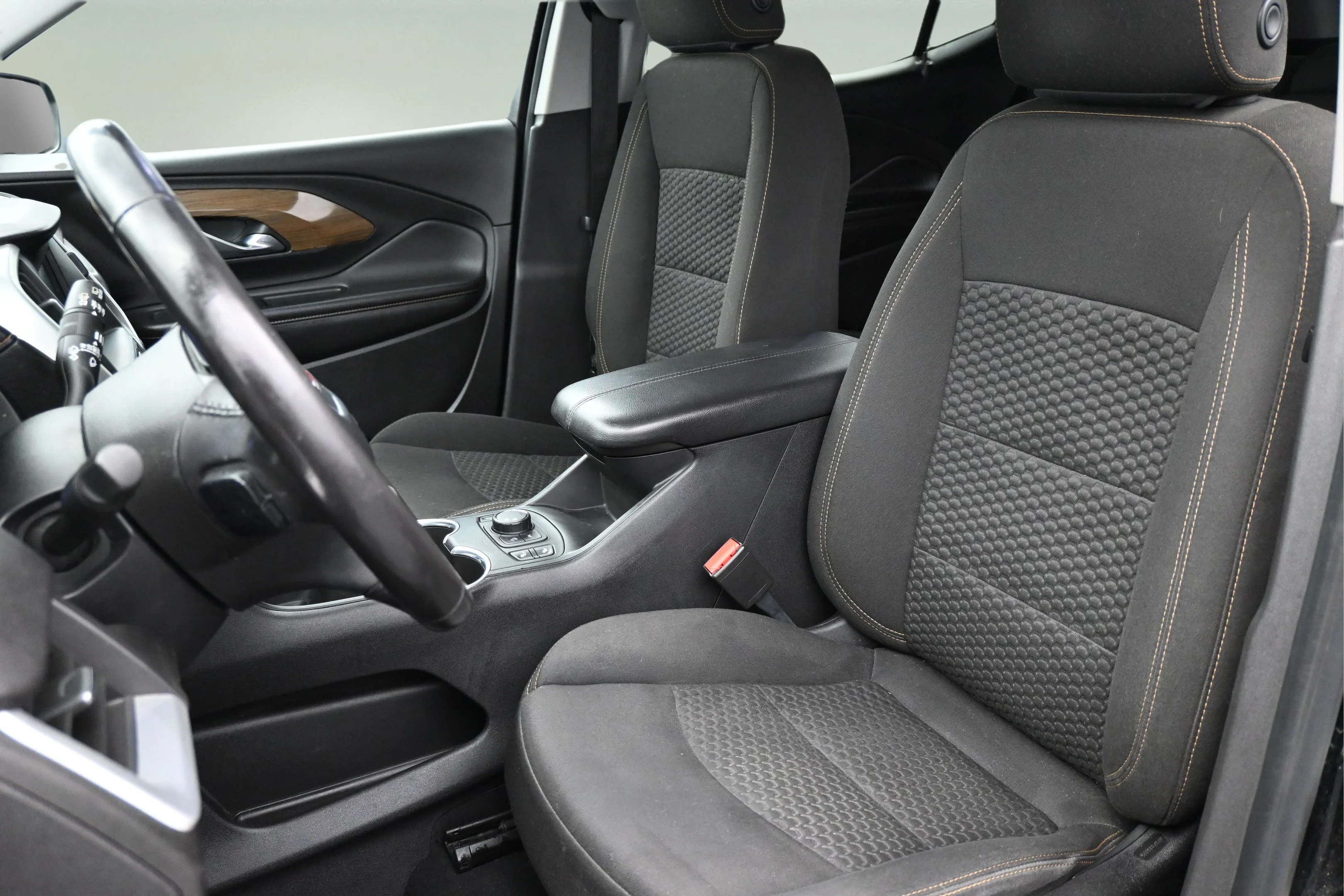 Used 2020 Ebony Twilight Metallic GMC SLE image 8