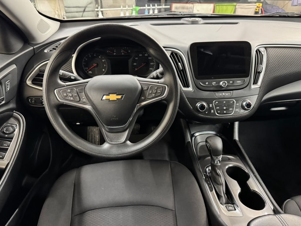 Used 2023 Gray Chevrolet LT image 18