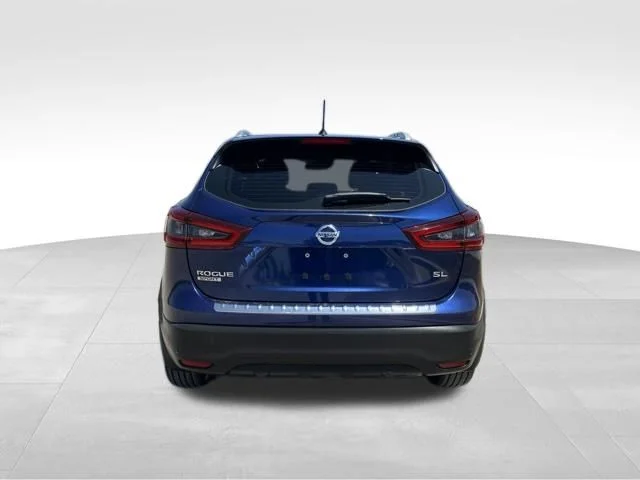 Used 2020 Blue Nissan SL image 4