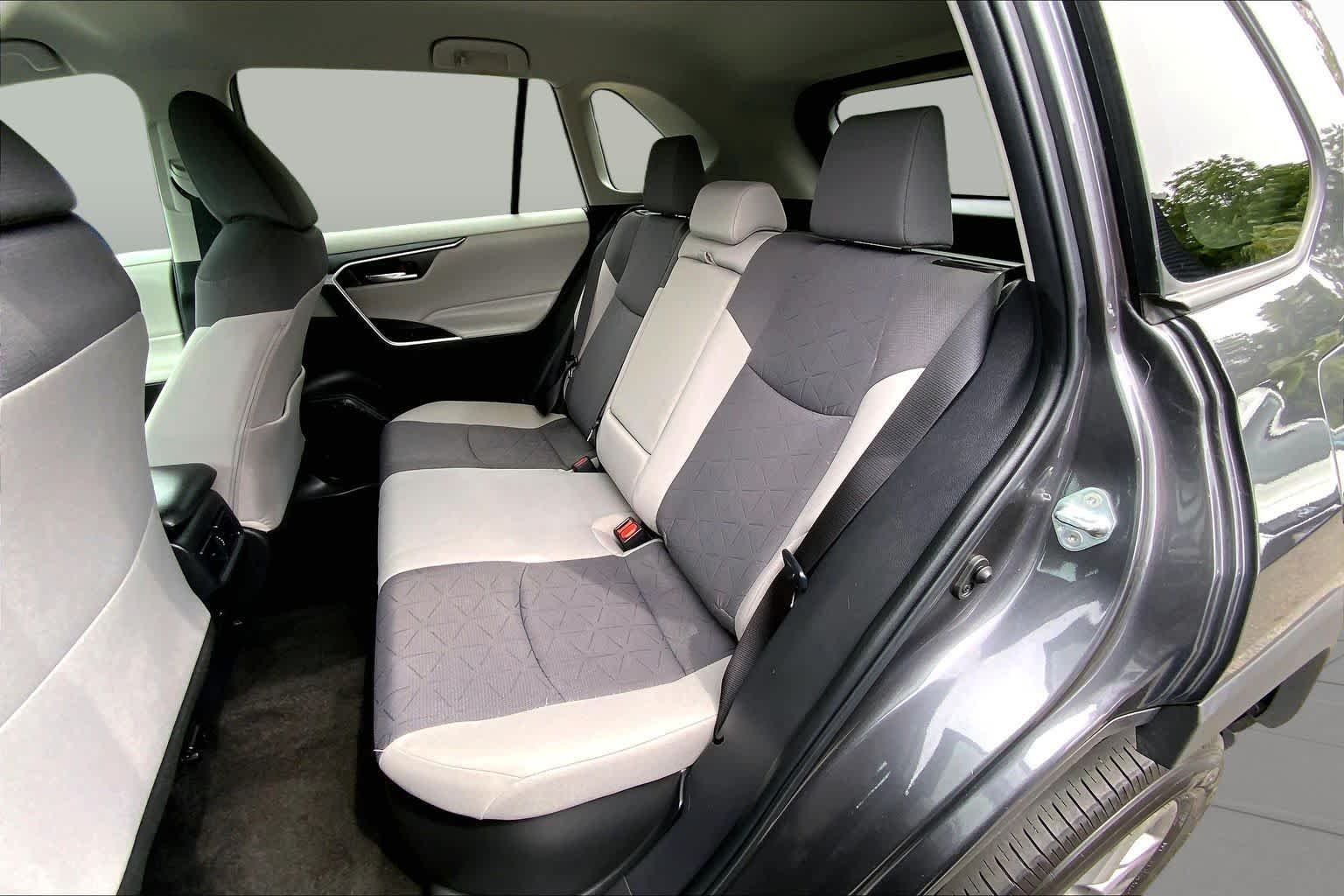 Used 2024 Magnetic Gray Metallic Toyota Hybrid XLE image 21