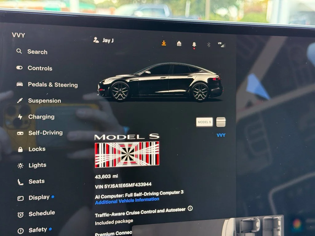 Used 2021 Black Tesla Plaid image 22
