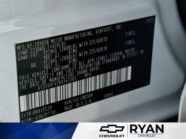 Used 2024  Toyota Hybrid SE image 31