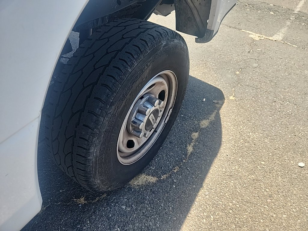 Used 2018 White Ford XL image 8